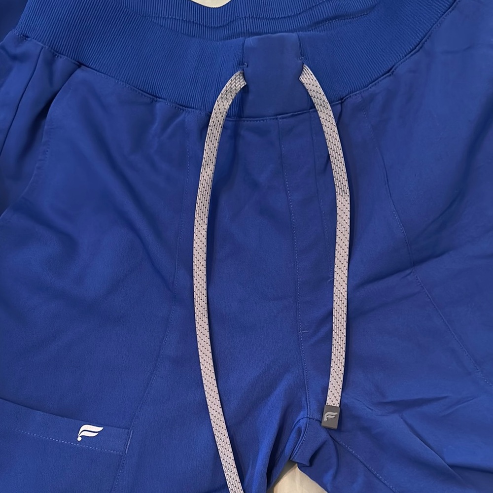 Fabletics Blue Performance Top - Picture 3 of 4